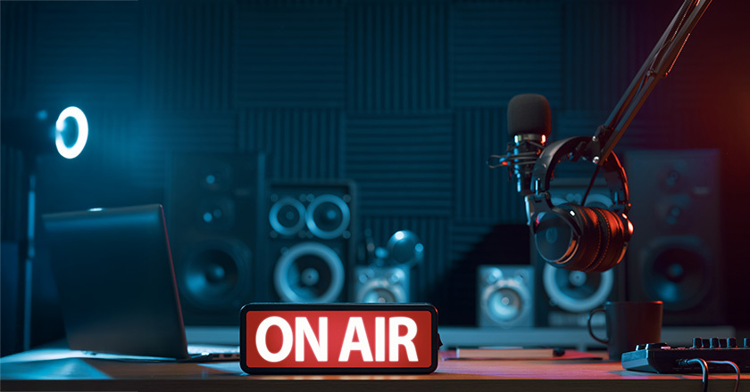 Radio Sendung der Mietervereinigung auf Radio Orange (c) iStock